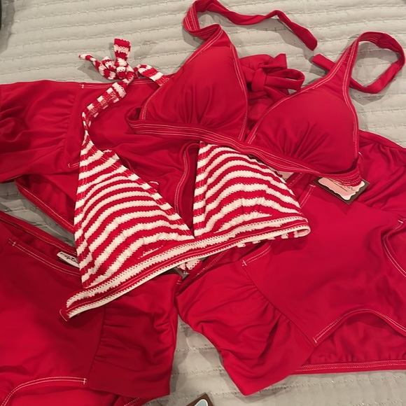 Red side shirred bottom - Picture 7 of 7